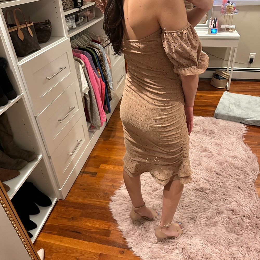 NWT Cute Ruffle Dress - Picture 3 of 3